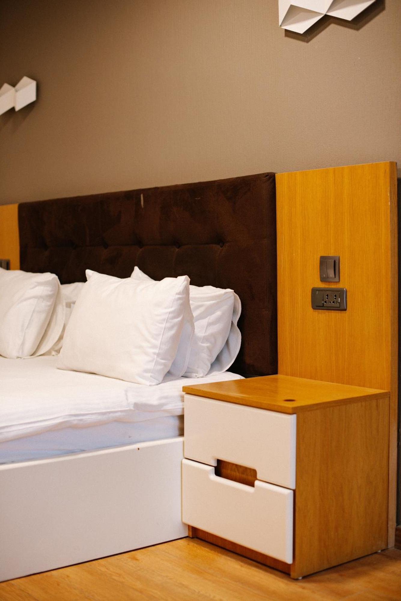 Iveria Inn Hotel Tiflis Habitación foto
